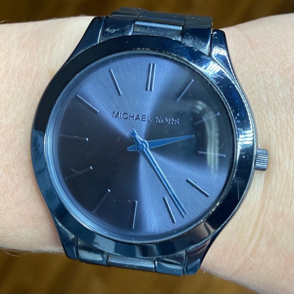 Michael Kors Slim Runway Watch - Picture 1 of 3